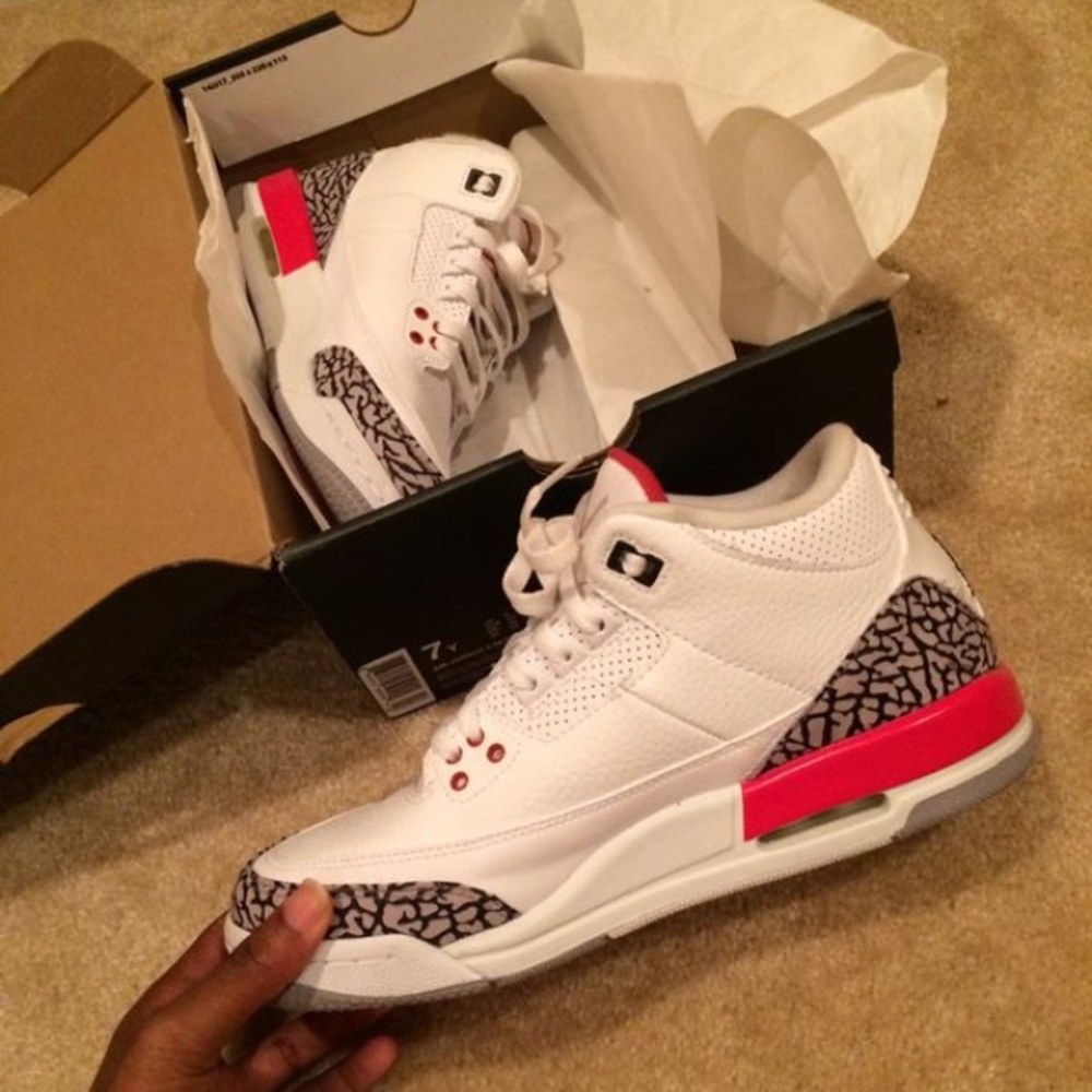 Air Jordan 3’s Size 7Y